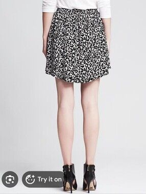 Banana Republic Leopard Print Mini Skirt Large Pull On Elastic Waist Fully Lined